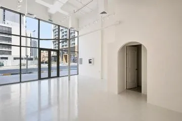 
            Prime Main Road Retail | High Visibility
         | Retail For Rent In 
            Pearl House
        